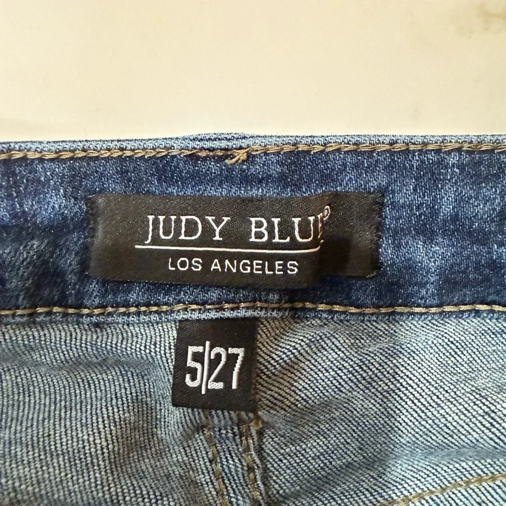 Judy Blue Skinny Fit Distressed Stretchy Jeans Size 5/27